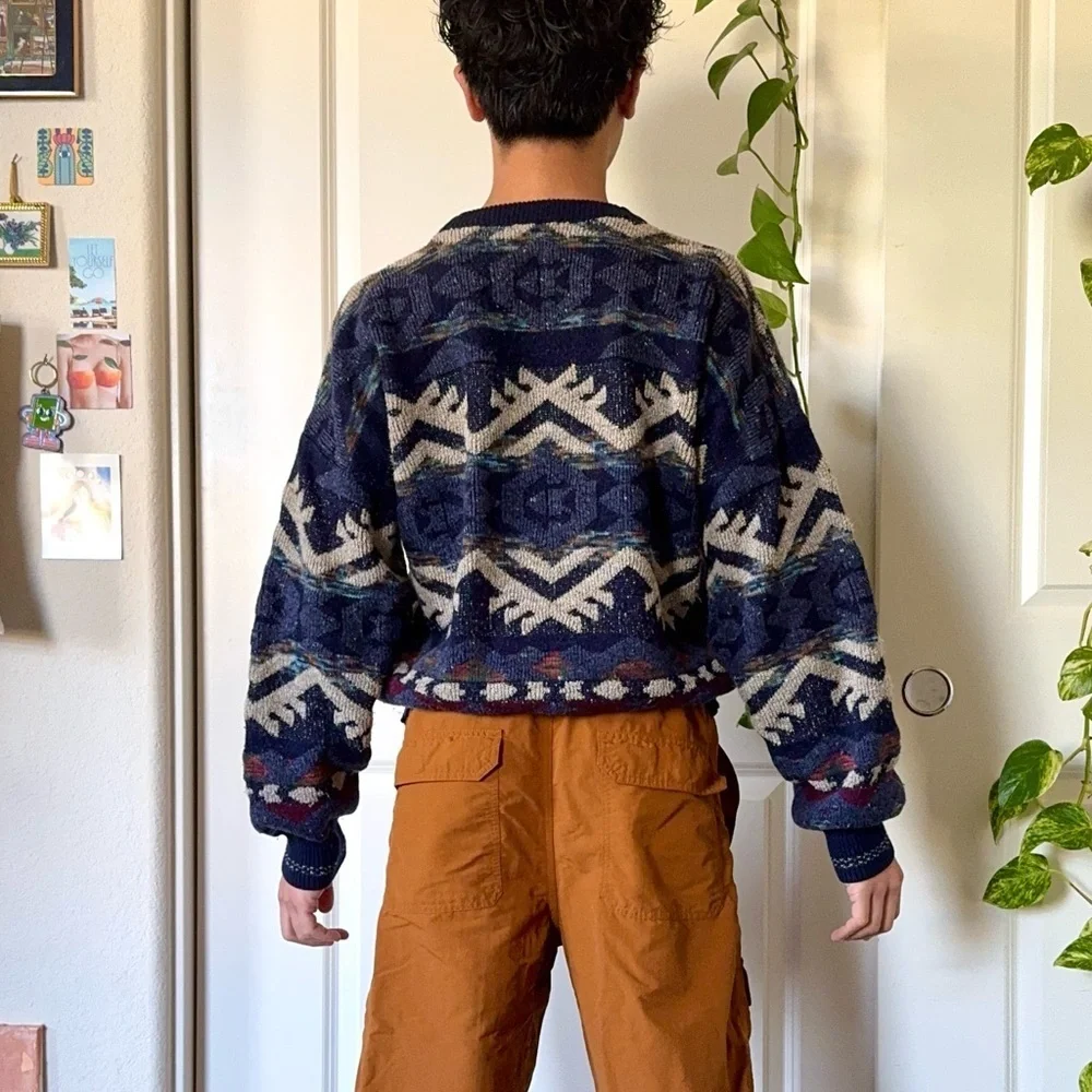 Vintage Navy Blue Wool-Blend Sweater - Picture 3 of 6